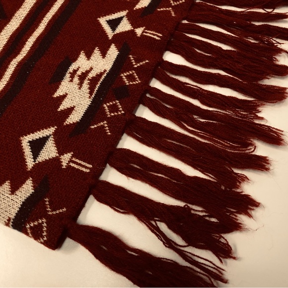 Bluenotes Boho Aztec/Southwestern Poncho/Cape with Fringe, O/S - Picture 6 of 10